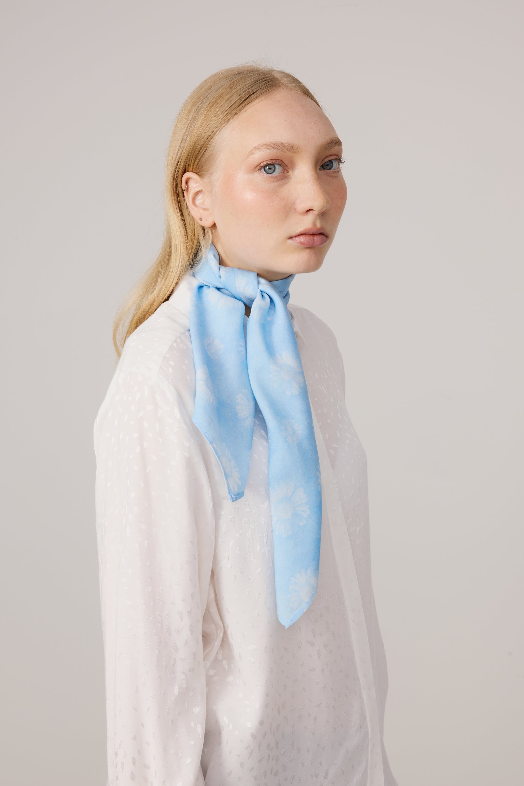 Fleurine Scarf